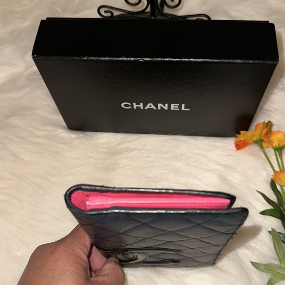 Selling Preloved authentic Chanel wallet - Picture 2 of 6